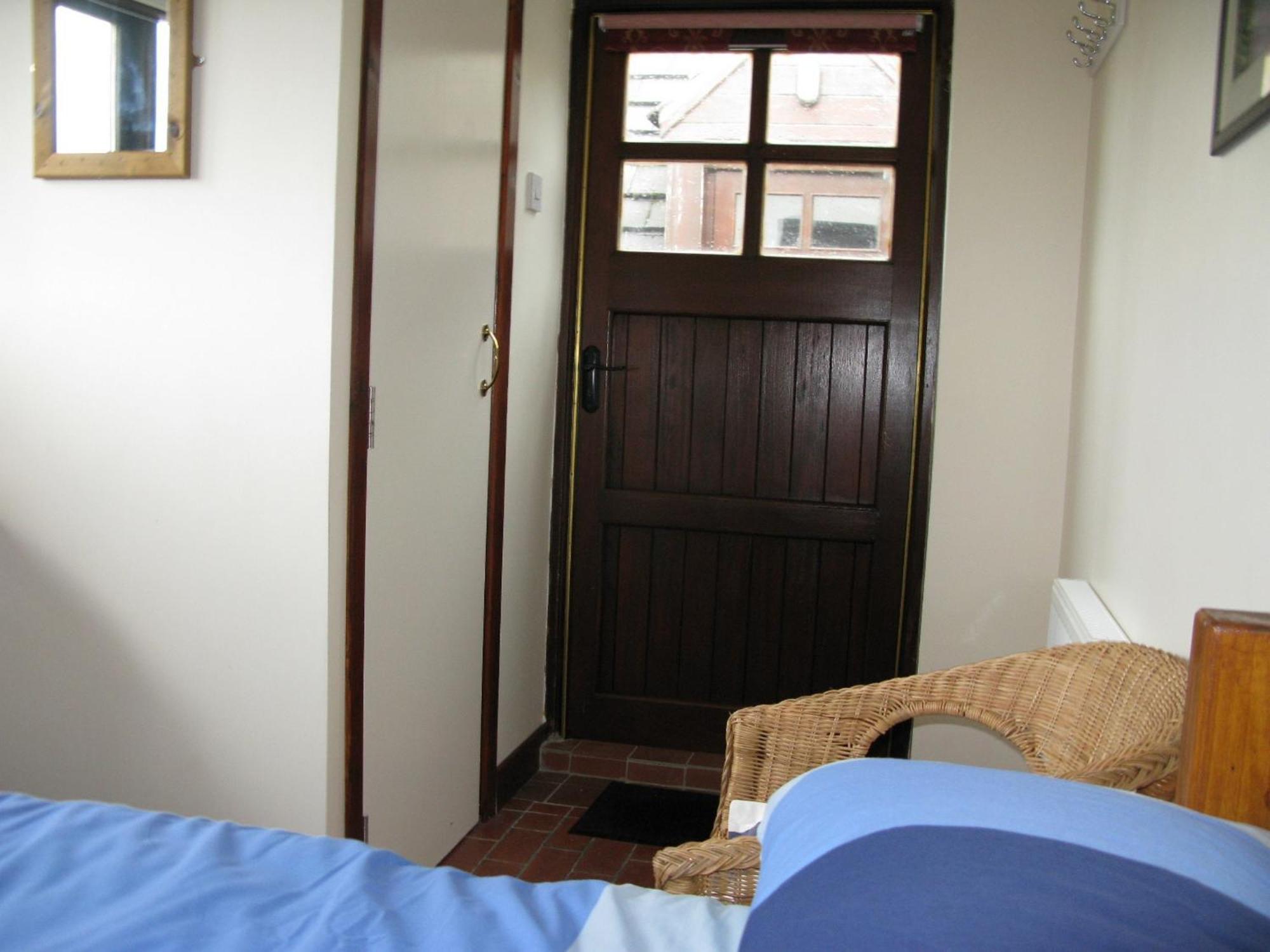 Aille River Tourist Hostel And Camping Doolin Δωμάτιο φωτογραφία