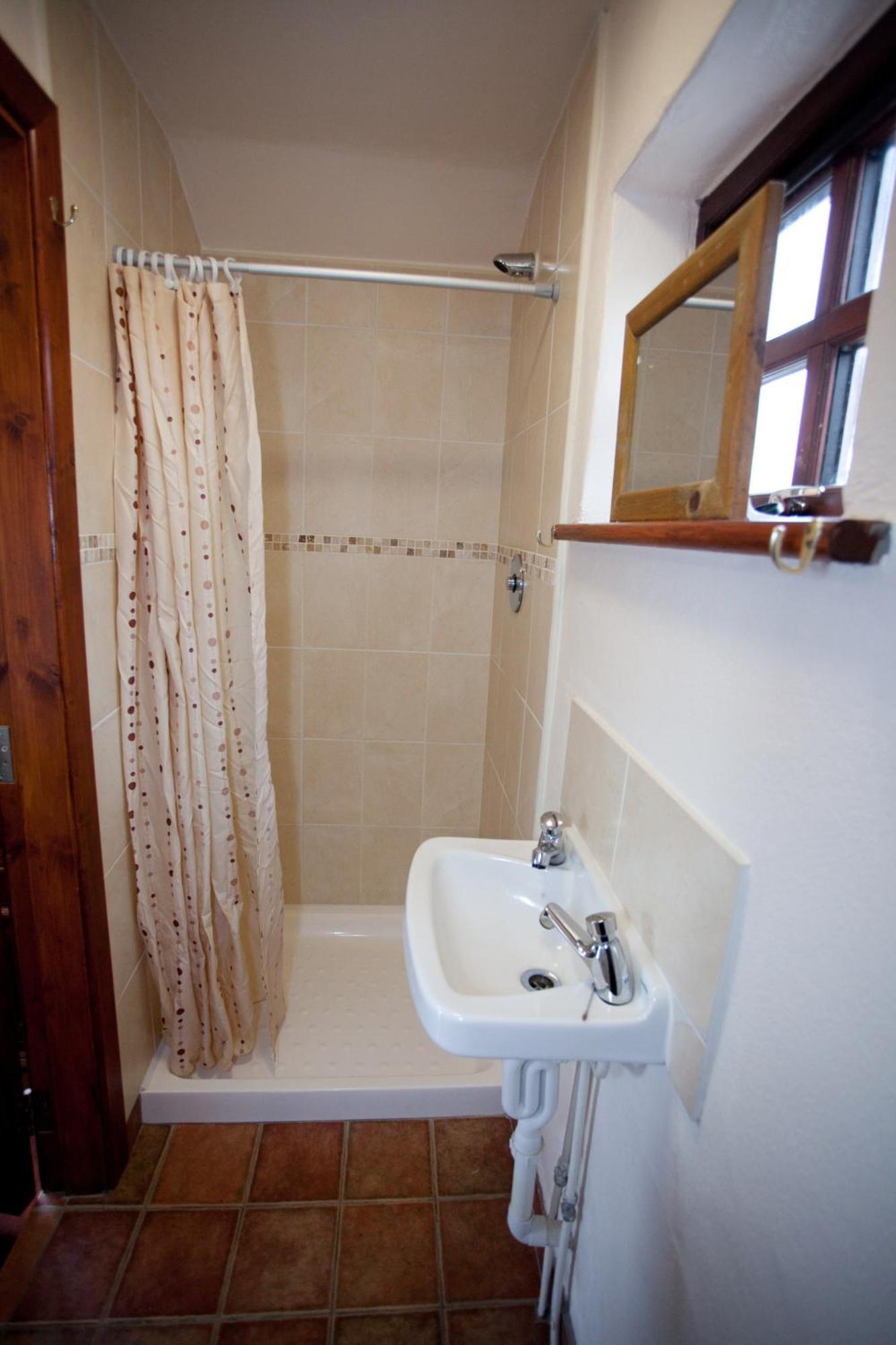 Aille River Tourist Hostel And Camping Doolin Δωμάτιο φωτογραφία