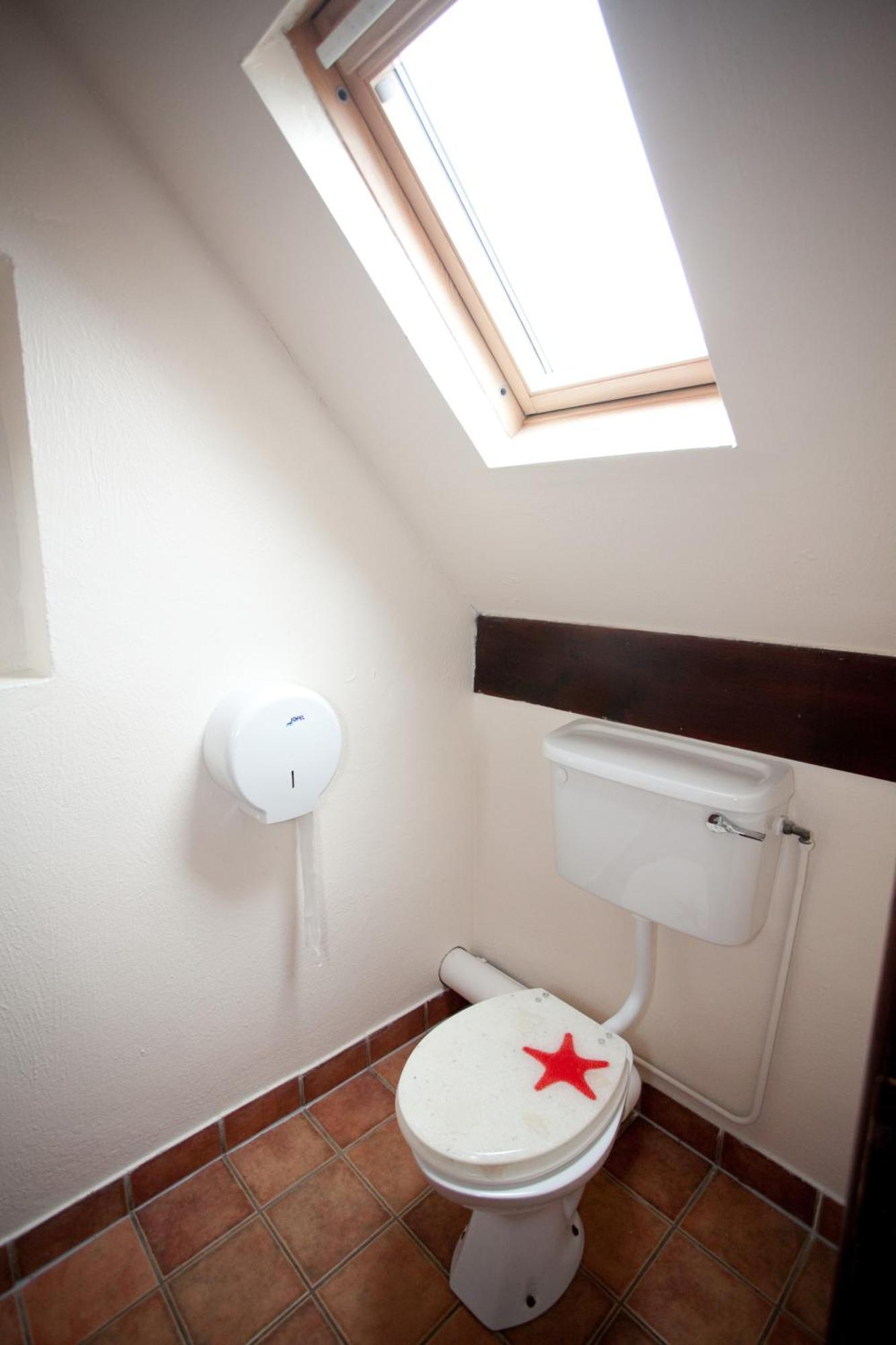 Aille River Tourist Hostel And Camping Doolin Δωμάτιο φωτογραφία