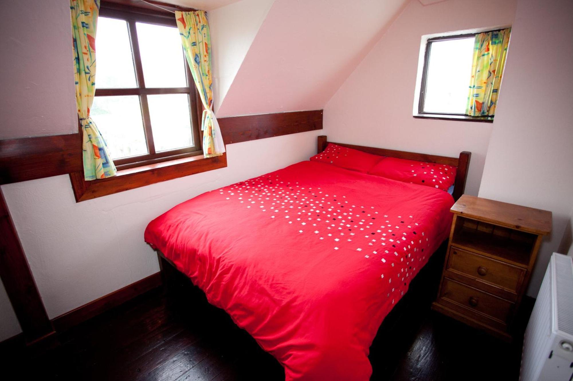 Aille River Tourist Hostel And Camping Doolin Δωμάτιο φωτογραφία