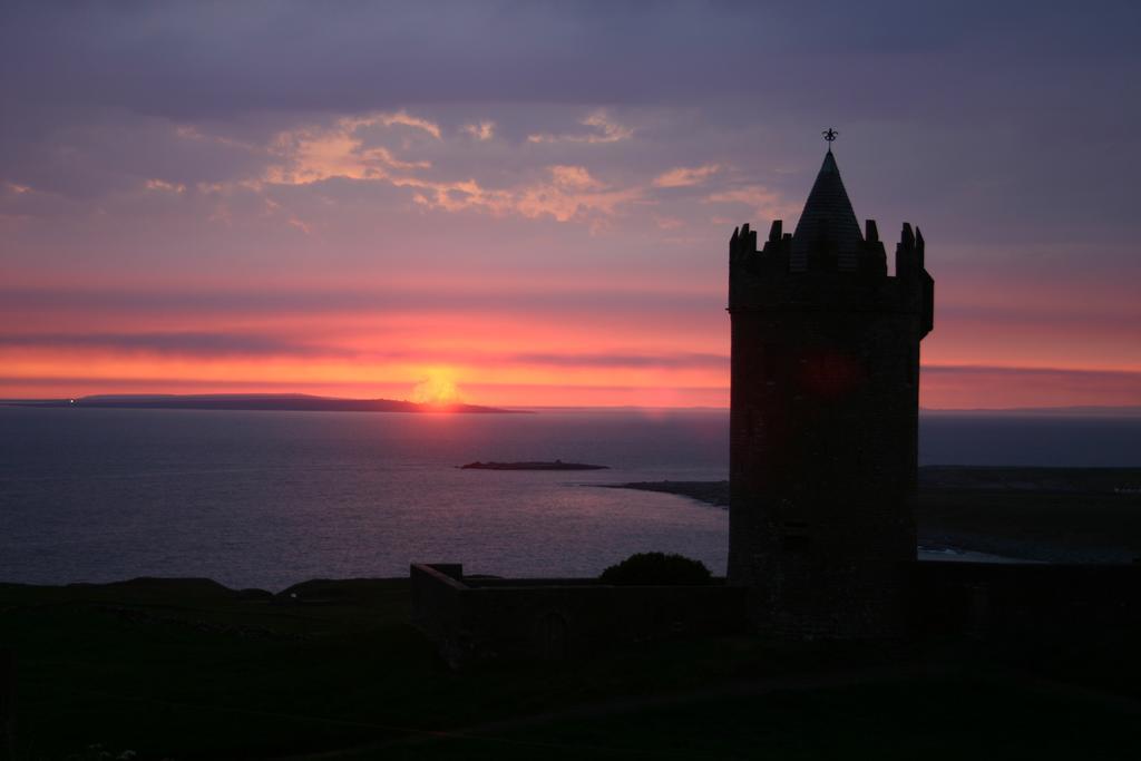 Aille River Tourist Hostel And Camping Doolin Εξωτερικό φωτογραφία