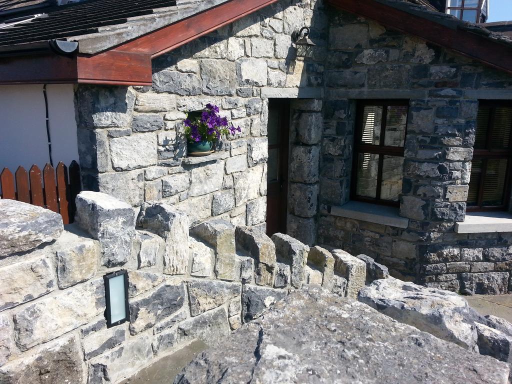 Aille River Tourist Hostel And Camping Doolin Εξωτερικό φωτογραφία
