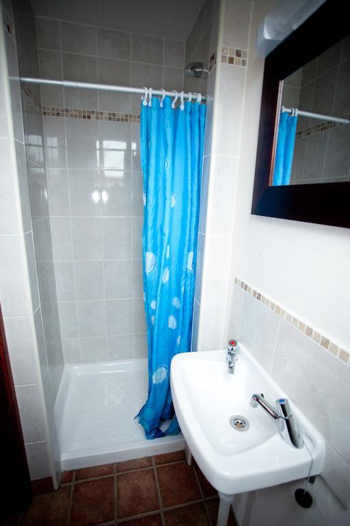 Aille River Tourist Hostel And Camping Doolin Δωμάτιο φωτογραφία