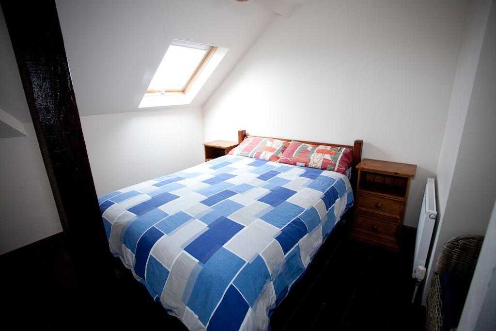 Aille River Tourist Hostel And Camping Doolin Δωμάτιο φωτογραφία